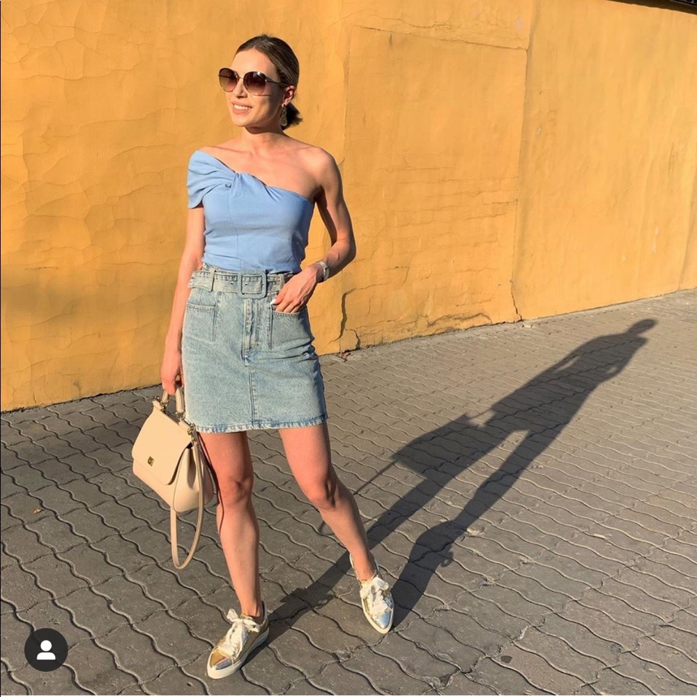 Zara Bloggers favorite knotted asymmetric top - Picture 3 of 9